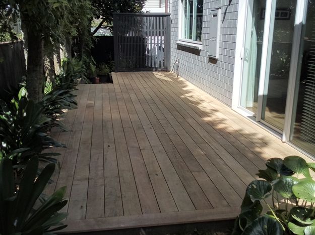 Vitex deck, Remuera